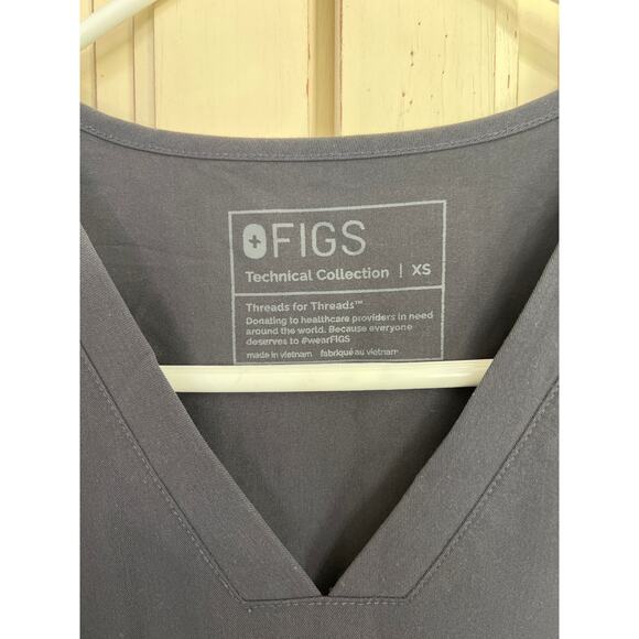 Figs size XS dark gray v-neck scrubs top shirt - Picture 2 of 3